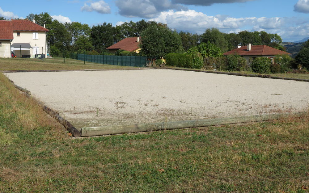 Le terrain de pétanque